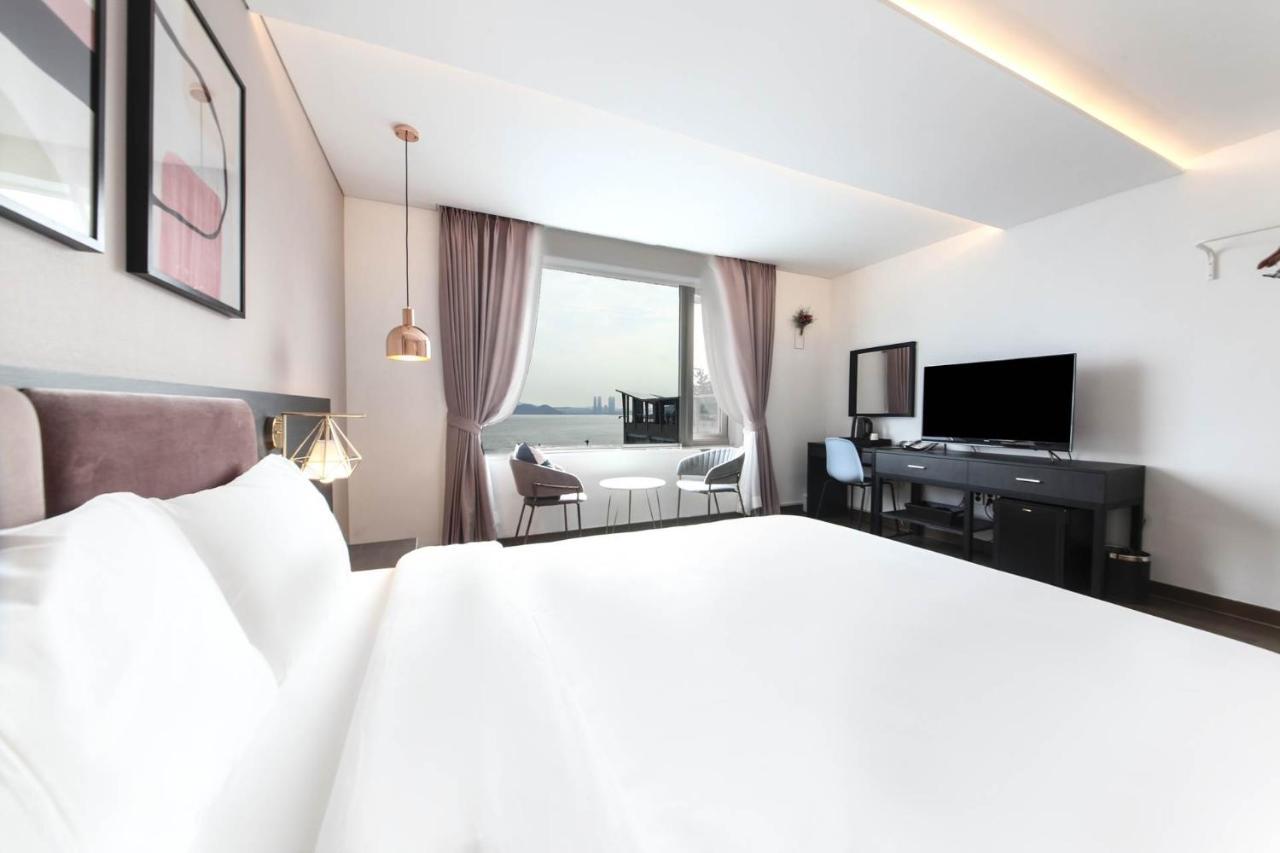 Hotel Hyggelig Busan Bagian luar foto
