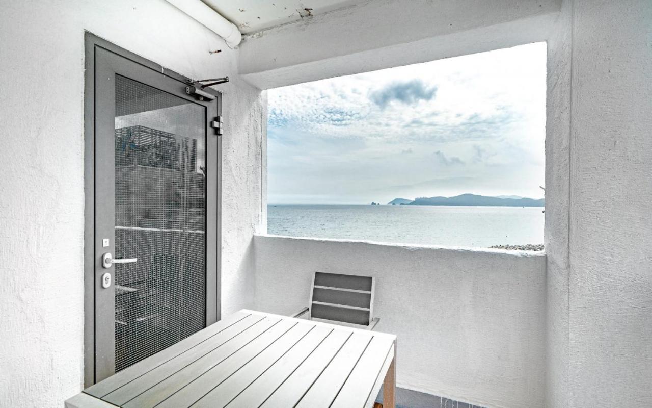 Hotel Hyggelig Busan Bagian luar foto
