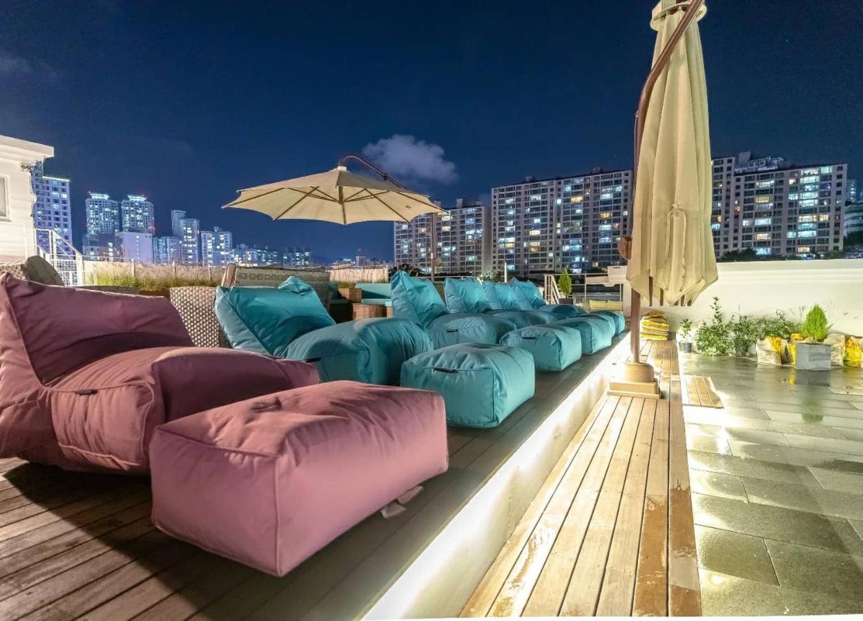 Hotel Hyggelig Busan Bagian luar foto